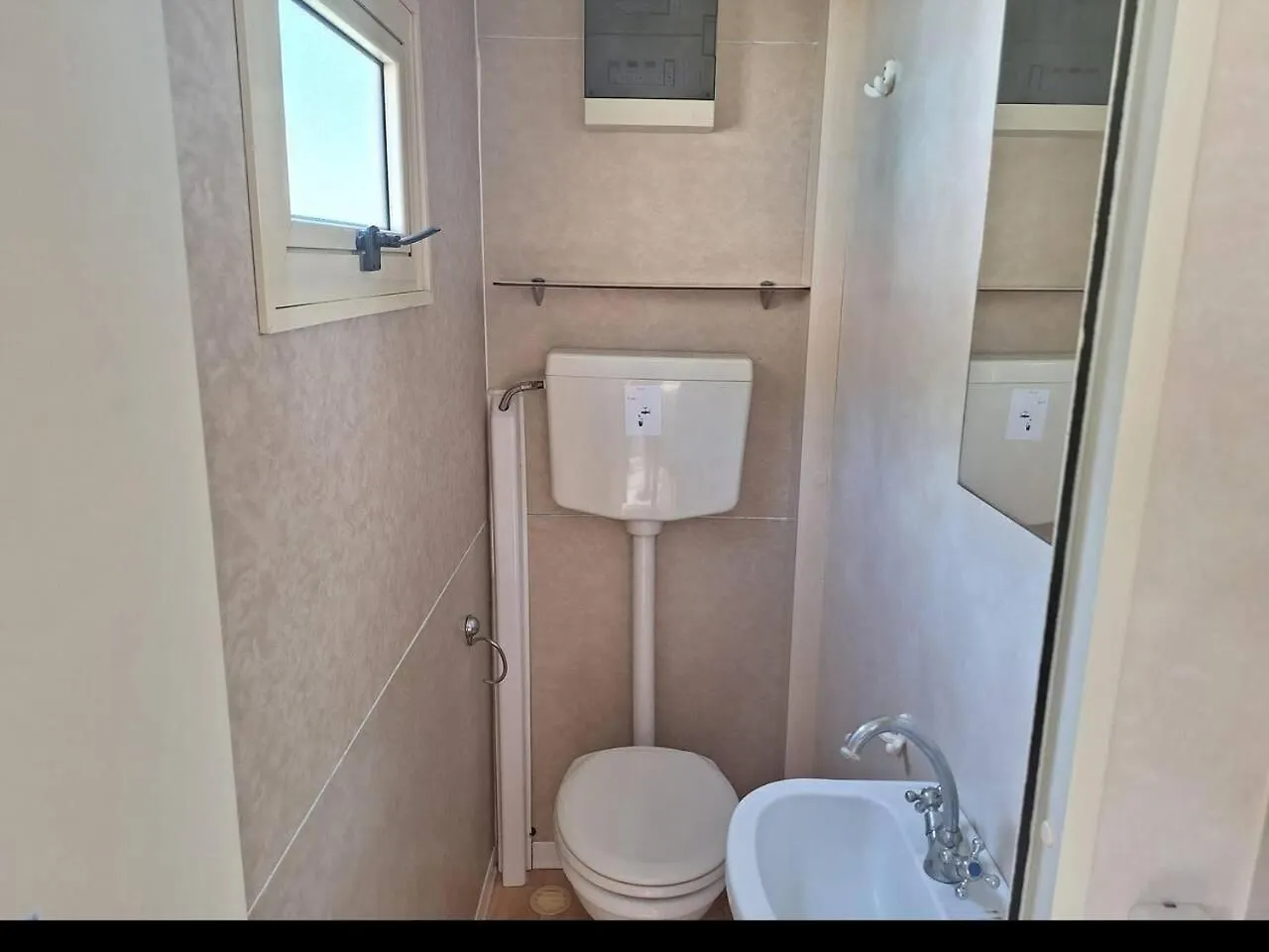 וירג'יו Comfortable Campsite-Chalet G16 Tuscany Near Sea בקתה