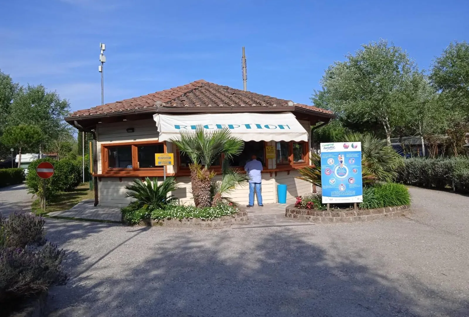 וירג'יו Comfortable Campsite-Chalet G16 Tuscany Near Sea בקתה